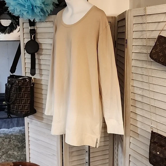 d & Co. Brand womans sweatshirt - Picture 3 of 7